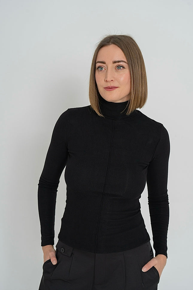 Ripped Pullover with collar