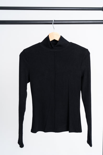 Ripped Pullover with collar