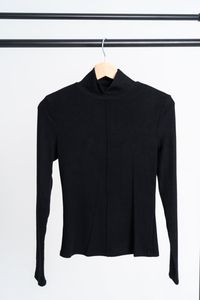 Ripped Pullover with collar