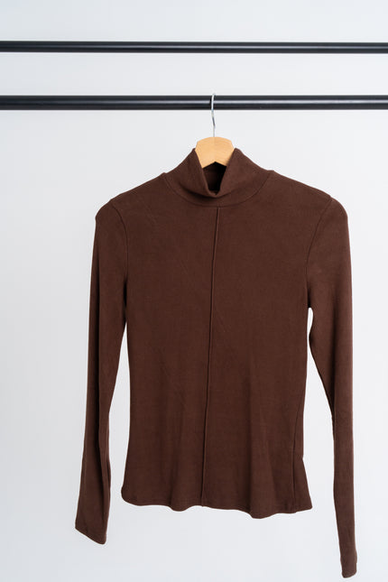 Ripped Pullover with collar