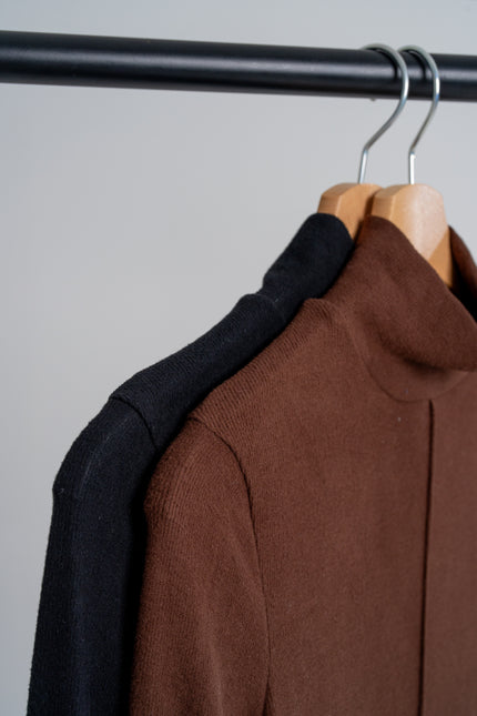 Ripped Pullover with collar